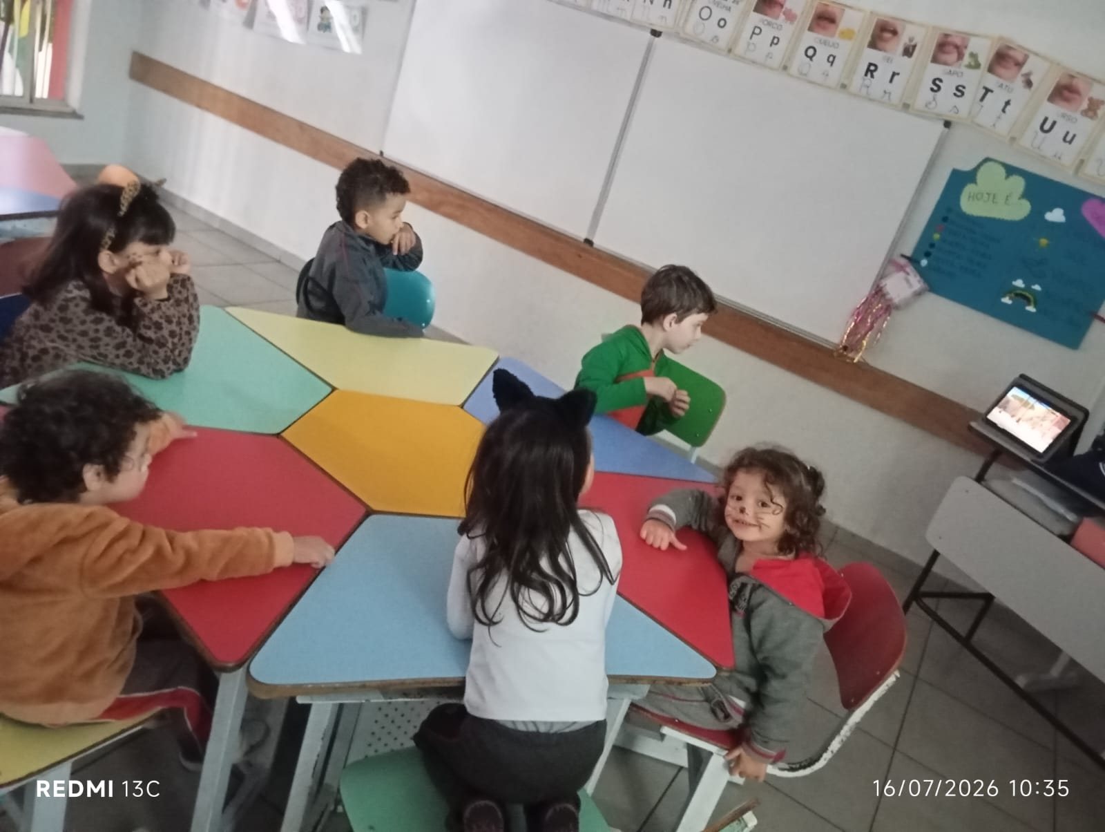Alunos do Ensino Fundamental I em sala